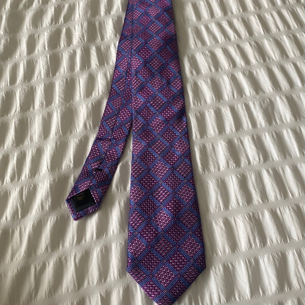 NEVER USED Jos A Banks Reserve men’s tie 100% silk